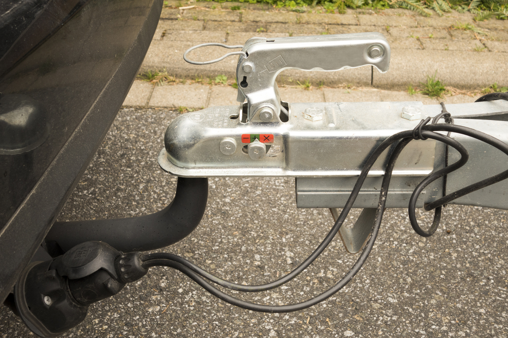 tow-connection-between-trailer-and-tow-vehicle.jpg
