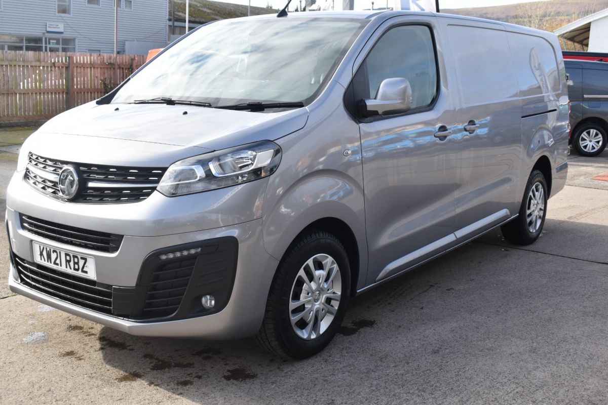Used VAUXHALL VIVARO in Cwmbran, Gwent for sale