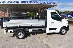 RENAULT MASTER ML35 BUSINESS RWD 145 BHP DCI TIPPER NAV A/C CRUISE - 4110 - 9